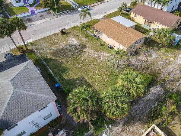 Pleasant Heights, 1204 W 35th St, Riviera Beach, Florida 33404, image 1