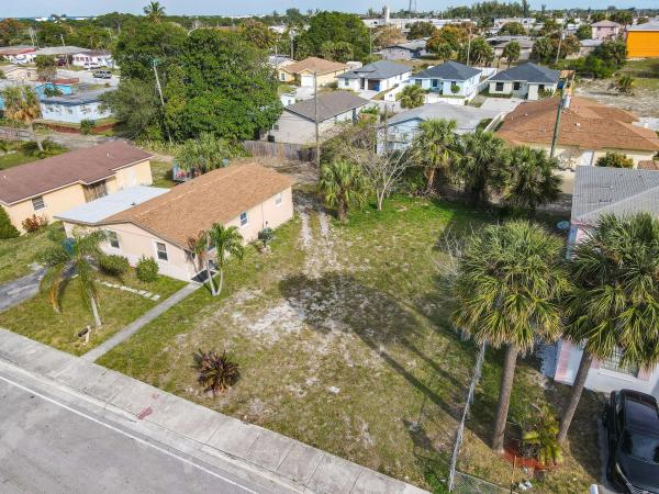 Pleasant Heights, 1204 W 35th St, Riviera Beach, Florida 33404, image 1