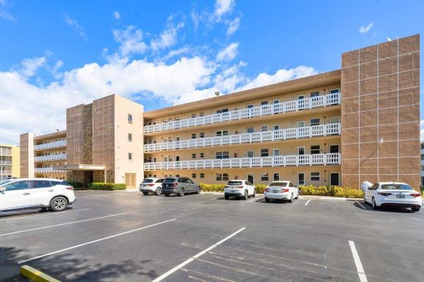 Meadowbrook Lakes, 1025 SE 2nd Ave #202, Dania Beach, Florida 33004, image 1