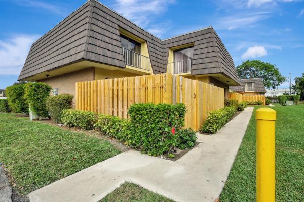 Cherry Lane Townhomes, 4575 Cherry Rd, West Palm Beach, Florida 33417, image 1
