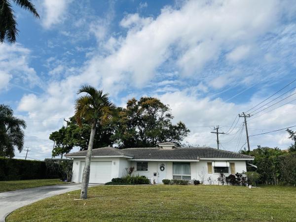 Paradise Palms, 2299 N Conference Dr, Boca Raton, Florida 33486, image 2