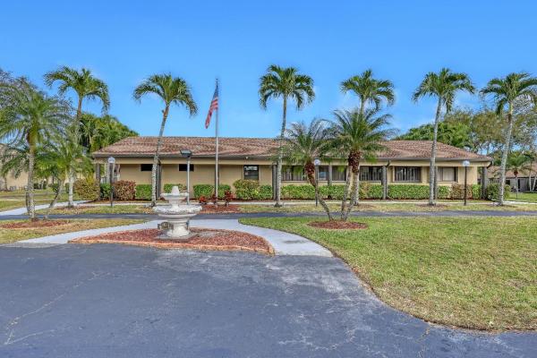 Pine Ridge North 1, 530 Shady Pine Way #D1, Greenacres, Florida 33415, image 2