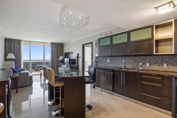 Beach Club 3, 1800 S Ocean Dr #3009, Hallandale Beach, Florida 33009, image 1