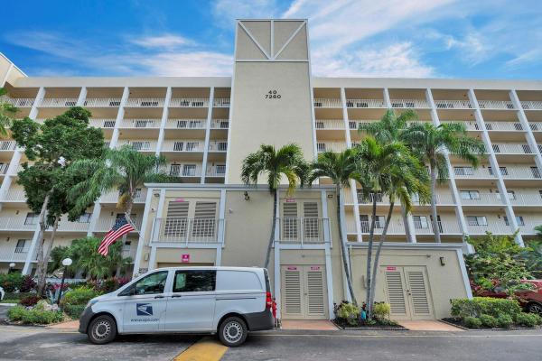 Huntington Lakes 5, 7260 Kinghurst Dr #506, Delray Beach, Florida 33446, image 1
