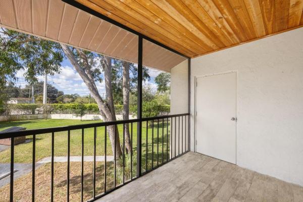 Pine Ridge At Haverhill, 4975 Sable Pine Cir #D2, West Palm Beach, Florida 33417, image 1