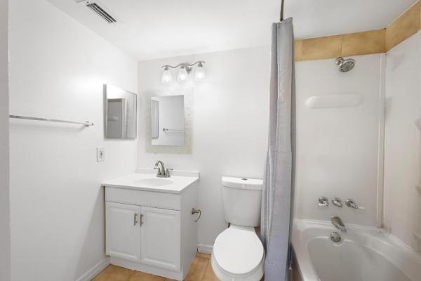 Pine Ridge At Haverhill, 4975 Sable Pine Cir #D2, West Palm Beach, Florida 33417, image 2