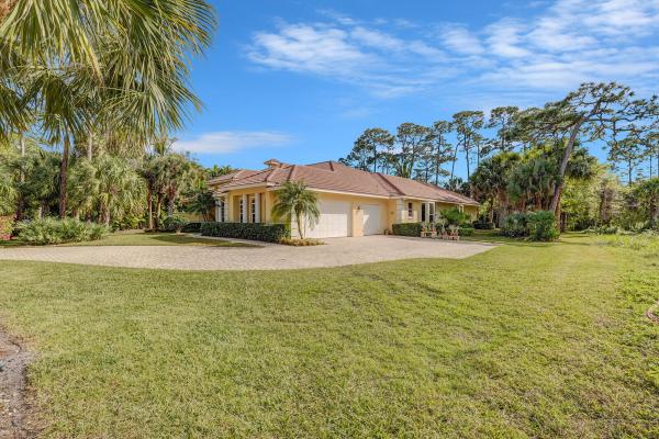 Charleston Oaks, 113 NE Charleston Oaks Dr, Port St. Lucie, Florida 34983, image 1