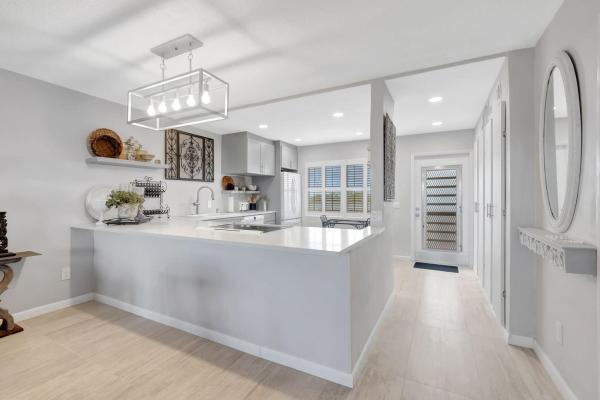 Palm Royal, 15 SE 13th St #D2, Boca Raton, Florida 33432, image 1