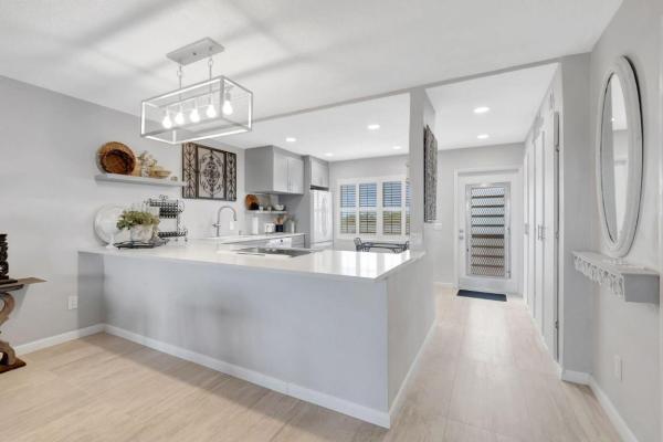 Palm Royal, 15 SE 13th St #D2, Boca Raton, Florida 33432, image 2