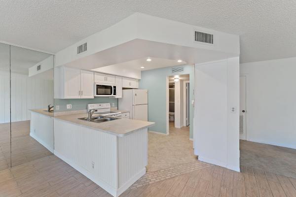 Tennis Villas At Jupiter Ocean & Racquet Club, 1605 S Us Highway 1, Jupiter, Florida 33477, image 1