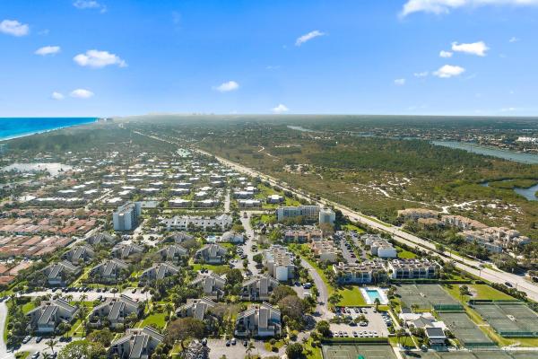 Tennis Villas At Jupiter Ocean & Racquet Club, 1605 S Us Highway 1, Jupiter, Florida 33477, image 2