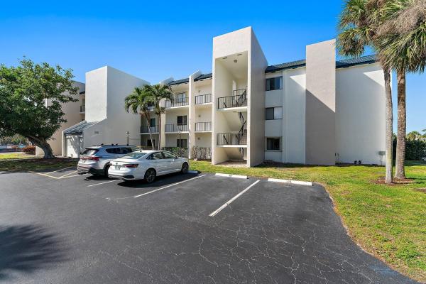 Tennis Villas At Jupiter Ocean & Racquet Club, 1605 S Us Highway 1, Jupiter, Florida 33477, image 3