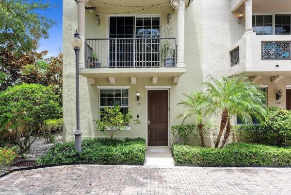 Coconut Walk Of Lake Worth, 219 N L St #105, Lake Worth Beach, Florida 33460, image 1