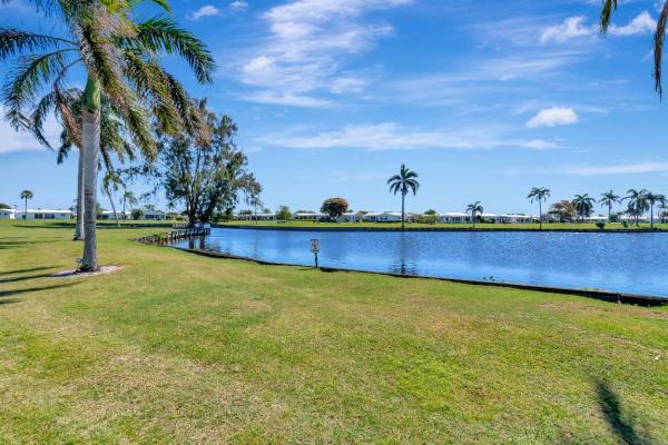 Leisureville Lake, 1804 Ocean Dr #104, Boynton Beach, Florida 33426, image 1