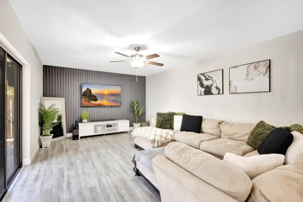 Camelot Gardens, 602 SE Castle Ct #B, Port St. Lucie, Florida 34952, image 1