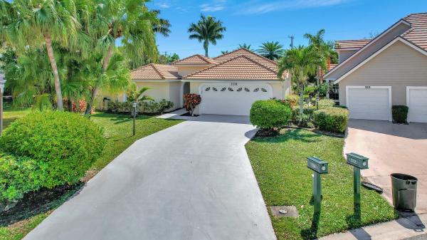 Preston Courts, 228 Woodsmuir Ct, Palm Beach Gardens, Florida 33418, image 1