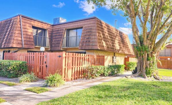 The Pines At Lawnwood, 1440 N Lawnwood Cir #17-C, Fort Pierce, Florida 34950, image 1