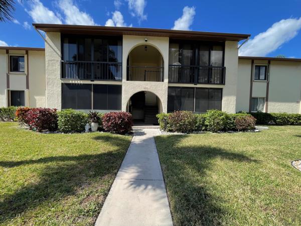 Pine Ridge South 3, 331 Knotty Pine Cir #D1, Greenacres, Florida 33463, image 1