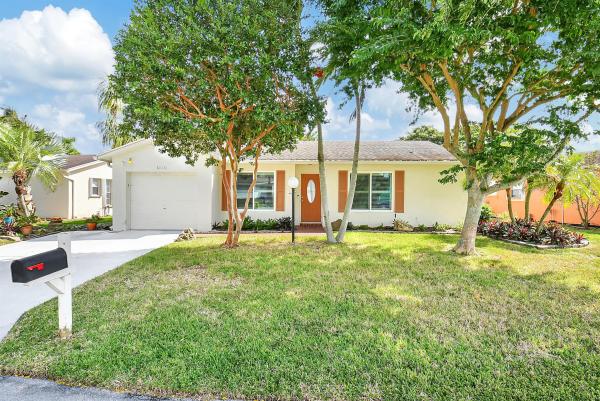 Lucerne Homes East, 6315 Summer Sky Ln, Greenacres, Florida 33463, image 1