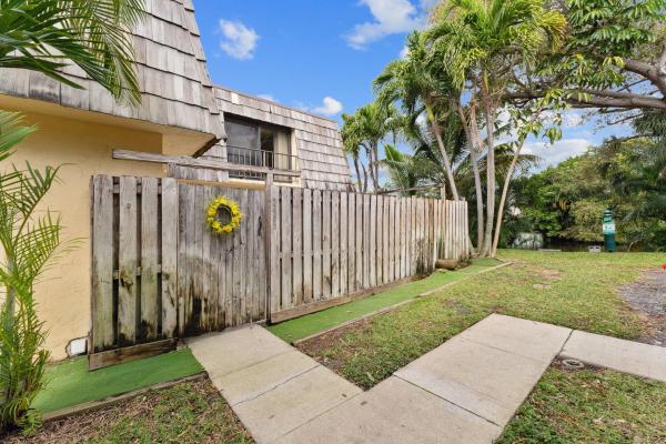 Waterside Estates, 2451 Waterside Dr, Lake Worth Beach, Florida 33461, image 1