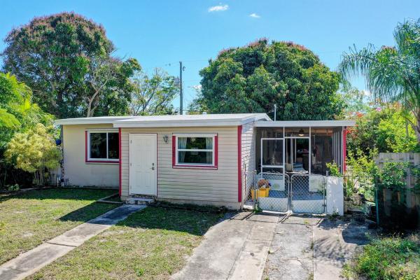 San Castle, 560 Oleander Rd, Lake Worth Beach, Florida 33462, image 1