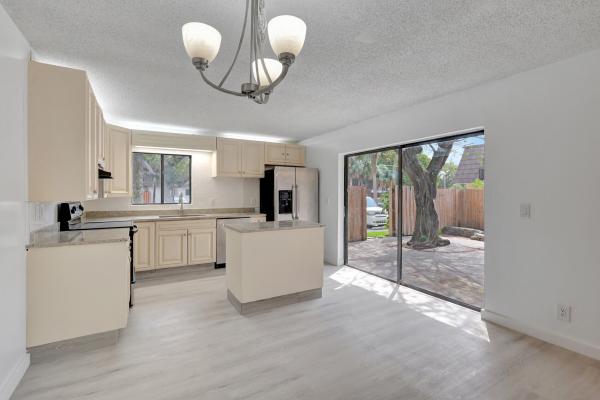 Lake Colony, 4079 Palm Bay Cir #D, West Palm Beach, Florida 33406, image 1