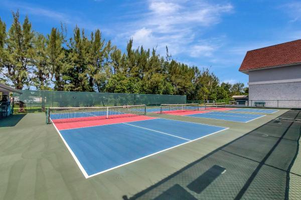 International Club At Villages Of Oriole, 6586 Southurst Ter #105, Delray Beach, Florida 33446, image 1