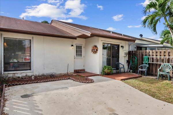 5578 Biscayne Dr, Greenacres, Florida 33463, image 1