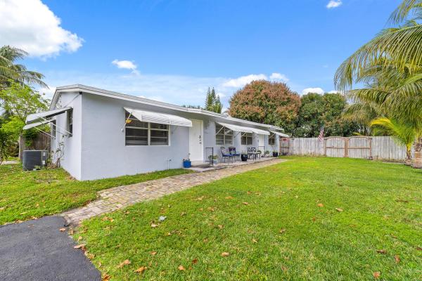 Sunshine Acres, 3579 Davis Rd, Palm Springs, Florida 33461, image 1