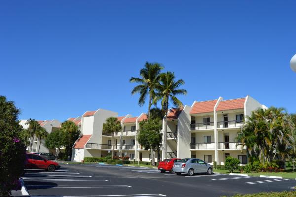 Garden Court Villas, 3050 Presidential Way #406, West Palm Beach, Florida 33401, image 1
