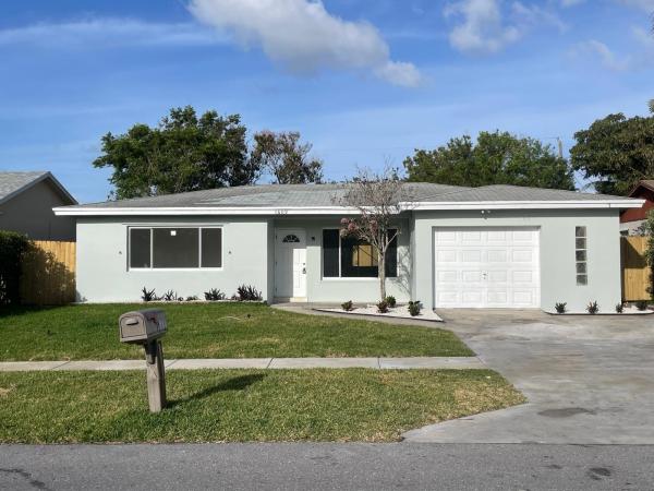 Rolling Green, 1609 NE 1st St, Boynton Beach, Florida 33435, image 1