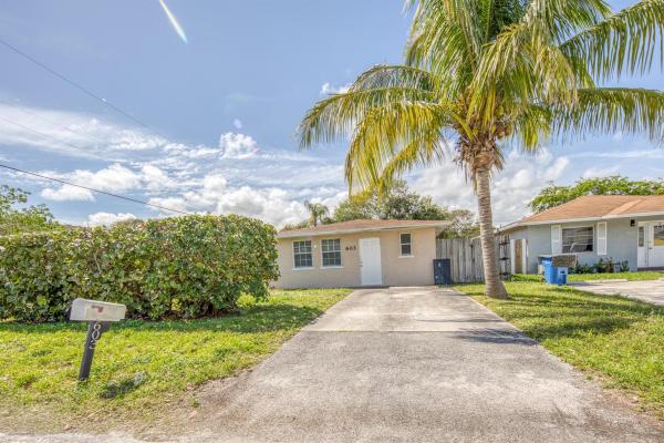 Mantyharju Lantana, 603 N Broadway, Lantana, Florida 33462, image 1