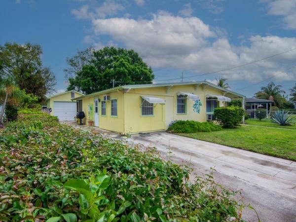 Indian Hills Estates, 2112 Golfview Ct, Fort Pierce, Florida 34950, image 1