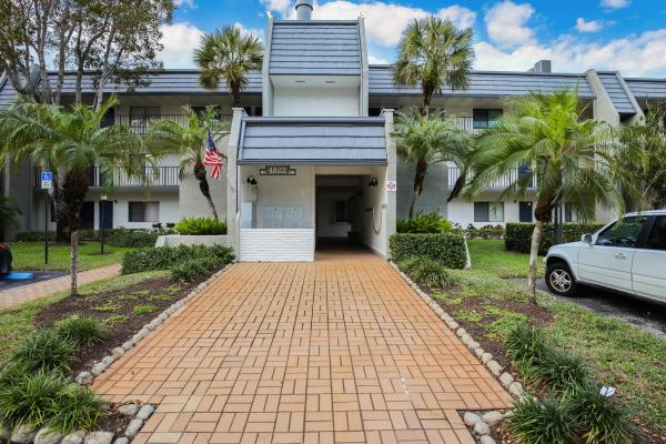 Esedra Court At The Fountains Of Palm Beach, 4822 Esedra Ct #105, Lake Worth Beach, Florida 33467, image 1