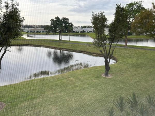 Huntington Lakes 3, 7192 Huntington Ln #305, Delray Beach, Florida 33446, image 2