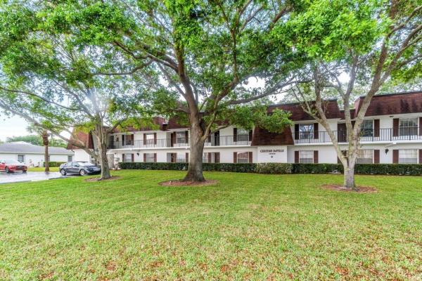 Meridian Park, 10040 N Meridian Way #201, Palm Beach Gardens, Florida 33410, image 1