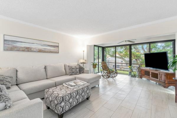 Meridian Park, 10040 N Meridian Way #201, Palm Beach Gardens, Florida 33410, image 3