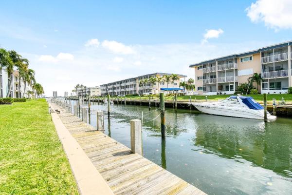 Hampton House, 124 Shore Ct #207, North Palm Beach, Florida 33408, image 1