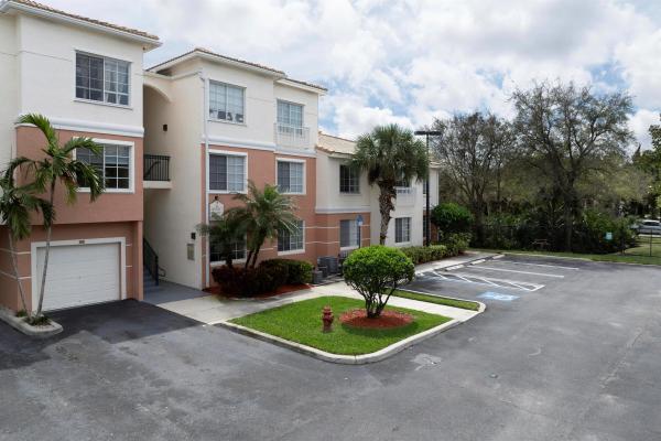 Fiore At The Gardens, 2208 Myrtlewood Cir, Palm Beach Gardens, Florida 33418, image 1