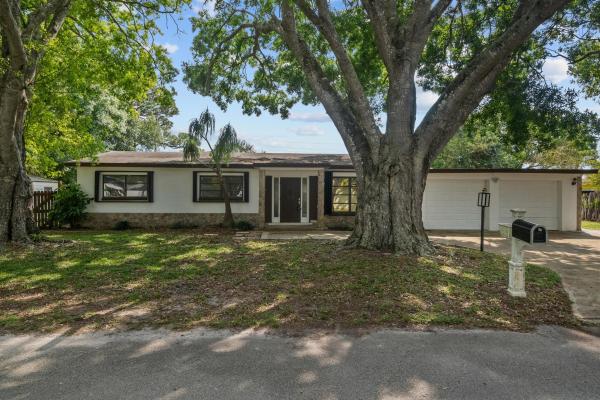 Palm Gardens, 333 Hosbine St, Fort Pierce, Florida 34982, image 1