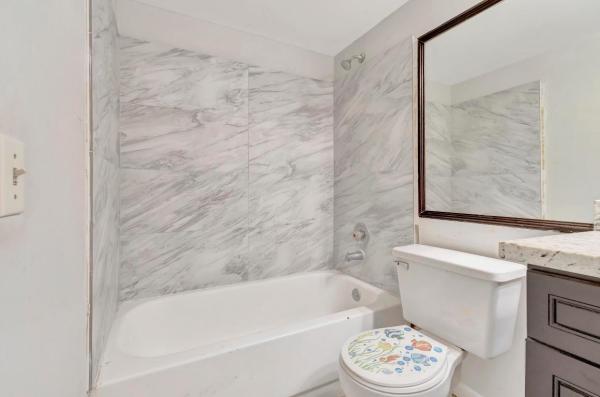 Bella Lago Vista At Clear Lake Club, 706 Executive Center Dr #28, West Palm Beach, Florida 33401, image 1