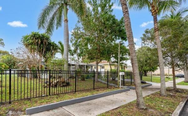 Hillcrest, 1136 Magnolia St, West Palm Beach, Florida 33405, image 1