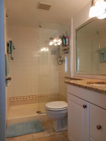 Pine Ridge South 1, 127 Lake Pine Cir #D-2, Greenacres, Florida 33463, image 3