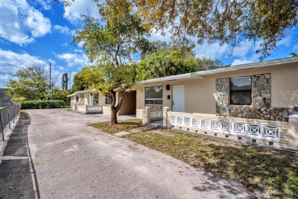 Oak Acres, 340 SW 11th Ave #1, Hallandale Beach, Florida 33009, image 1