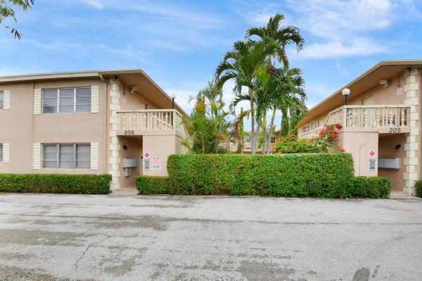 Millicent, 205 NE 3rd St #208, Boynton Beach, Florida 33435, image 1