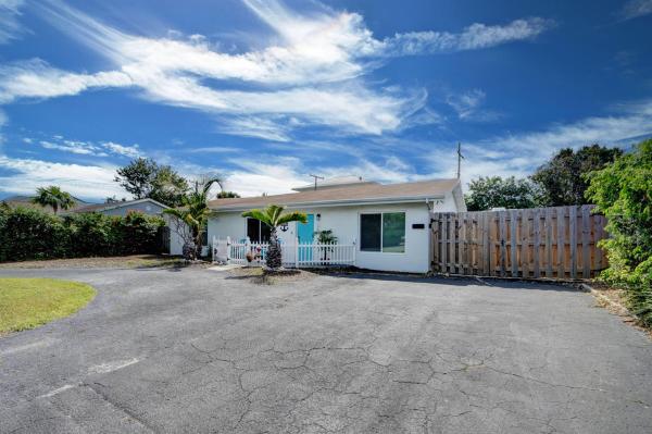 Burnup & Sims Estates, 348 Russlyn Dr, West Palm Beach, Florida 33405, image 1