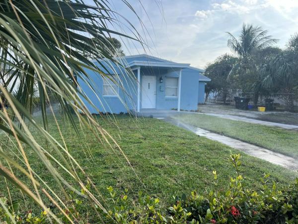 Parkview Heights, 805 Truman St, Lake Worth Beach, Florida 33460, image 1