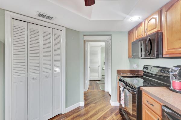 Weybridge Townhomes, 100 Weybridge Cir #C, Royal Palm Beach, Florida 33411, image 2