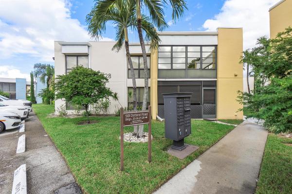 Town & Country Estates, 501 Dotterel Rd #28d, Delray Beach, Florida 33444, image 1