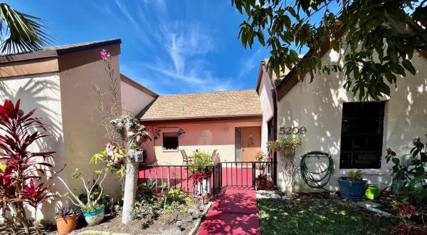 Cinnamon, 5209 Tarregon Ln, Palm Beach Gardens, Florida 33418, image 1